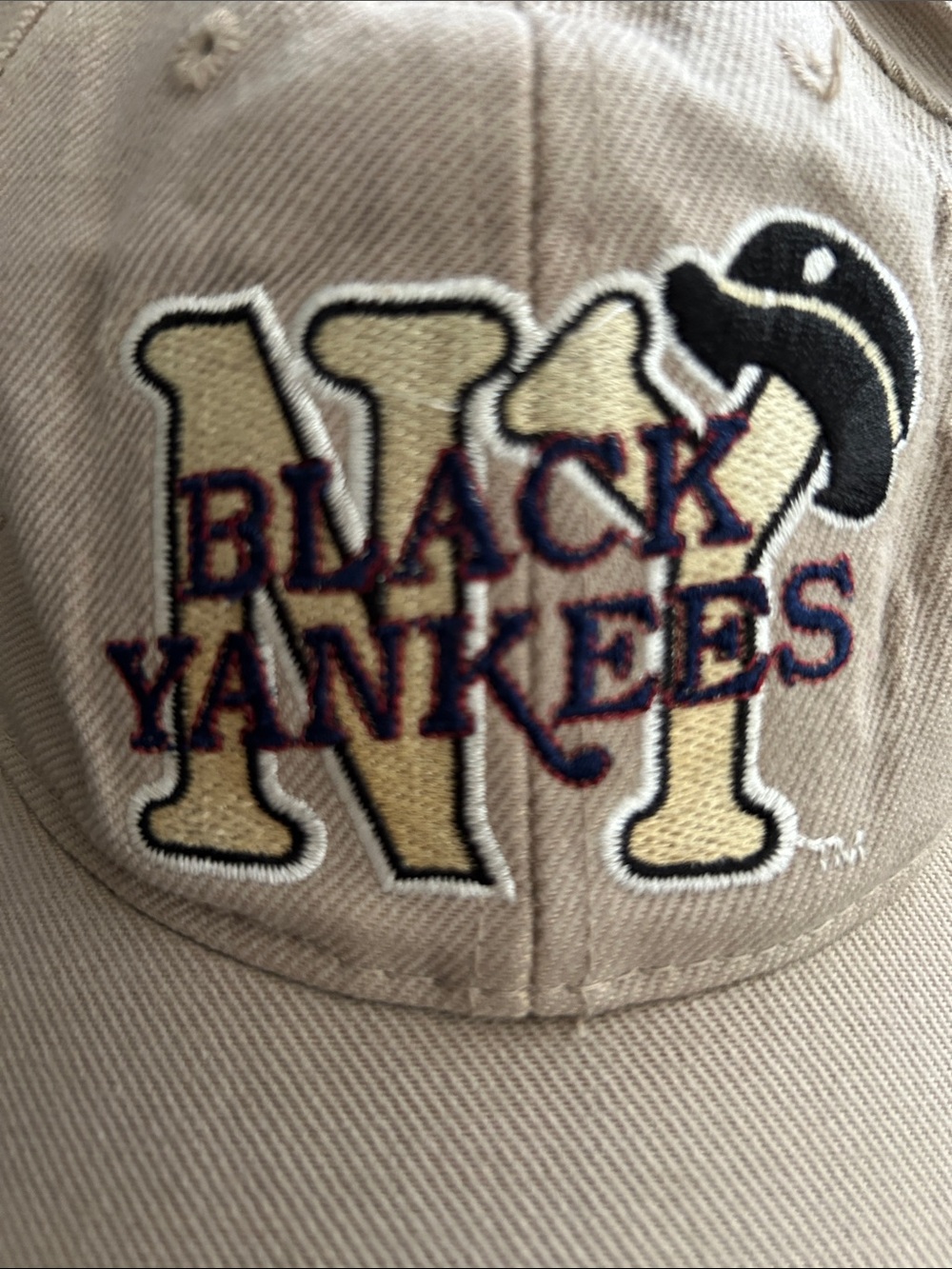 Black Yankees Embroidered Tan Baseball Cap